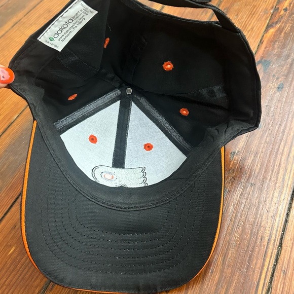 Vintage mid-2000s Dakota Shirt Companh Philadelphia Flyers black & orange hat - Picture 3 of 4